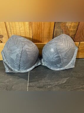 Victoria's Secret Silver-Gray Lace Push-Up Bra